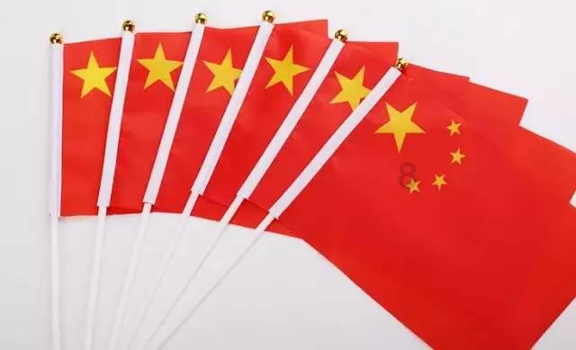 想要挽回前男友，但发现对方已经有了新欢，该不该打扰对方呢？游戏画面